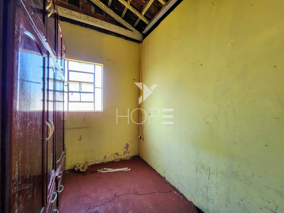 Imagens do imóveis Casa à venda com 250m² de terreno - 2 quartos - ideal para reforma ou demolição  - Zona leste Londrina PR