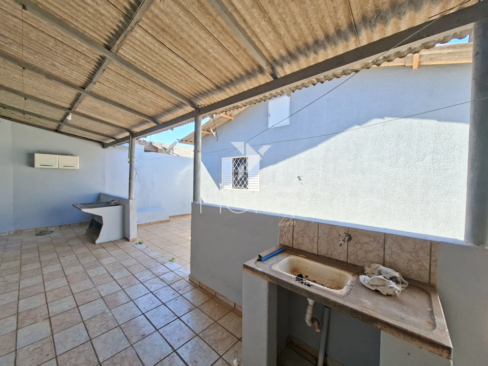 Imagens do imóveis Casa à venda ou LOCAÇÃO na Zona Leste de Londrina | 3 quartos, 1 suíte, 155m² e área de lazer com churrasqueira