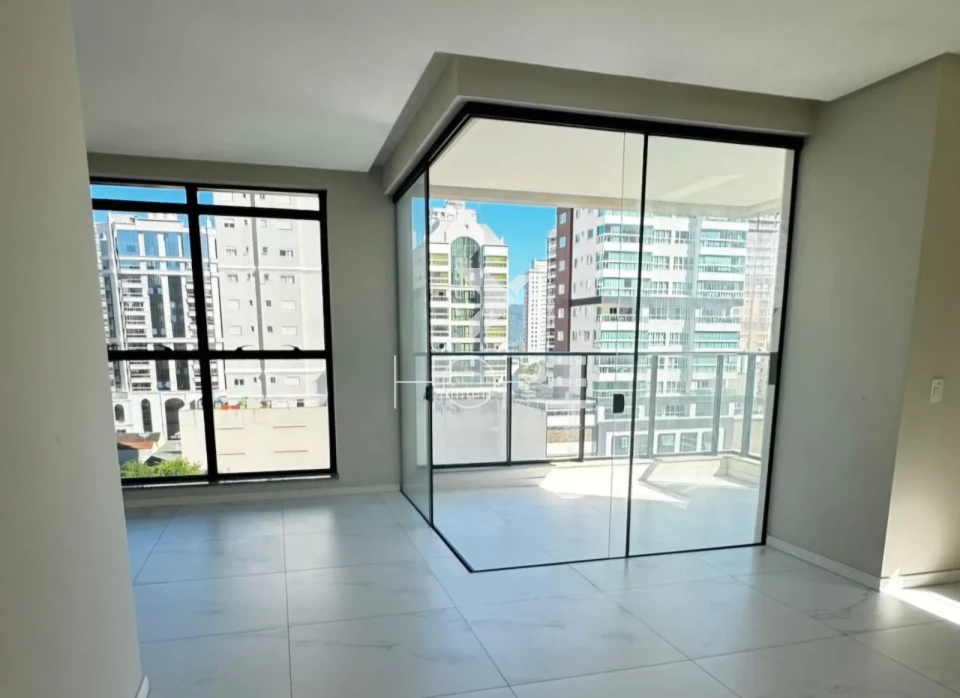 Residencial Ilha de Creta - apartamento à venda com 112m² - 3 suítes - 600 metros do mar - Meia Praia - Itapema SC