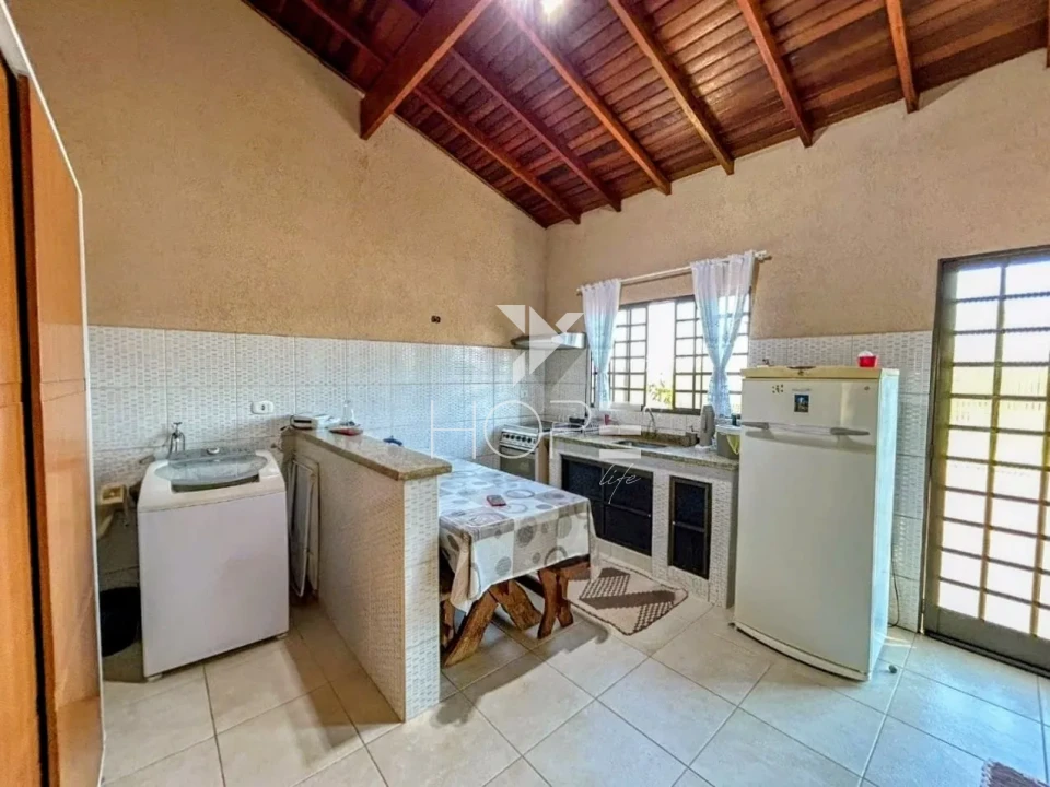 Imagens do imóveis Chácara à venda com 10.278 m² - 3 quartos - 2 banheiros - Rodovia Engenheiro Ângelo Lopes - Ibiporã PR