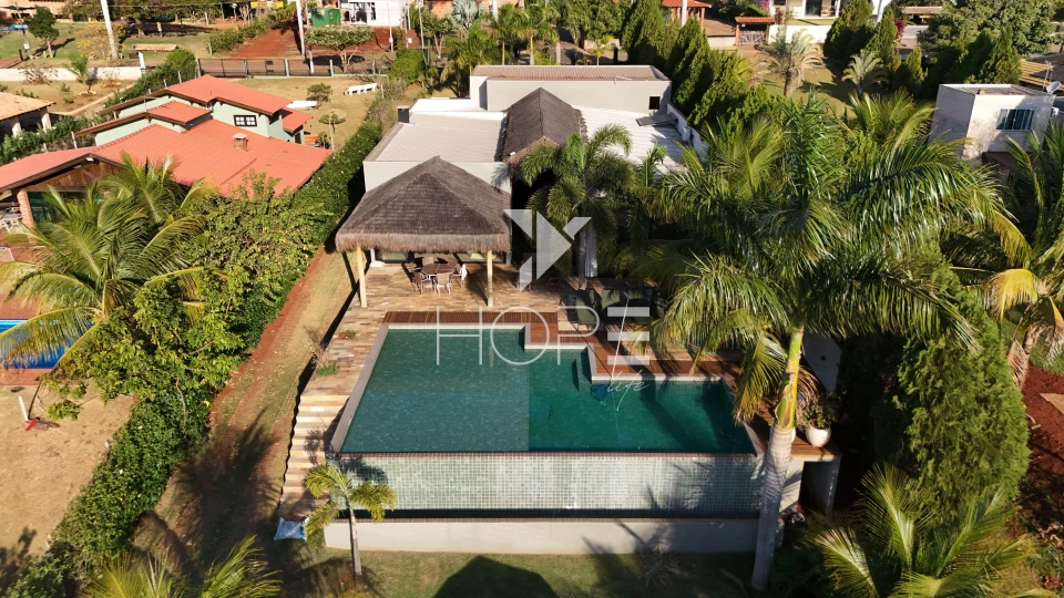 Imagens do imóveis Condomínio Riviera do Poente – Chácara Molhada porteira fechada À venda  – 4 suítes – 5 vagas – 2.600 m² – Alvorada do Sul/PR