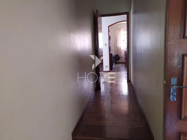 Imagens do imóveis Casa à venda com 250 m² - 3 quartos - 2 vagas - edícula - próximo ao Hospital Evangélico - Jardim Londrilar - Londrina PR