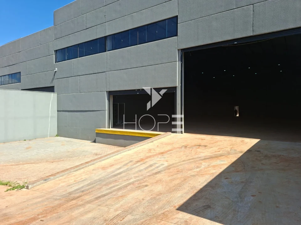 Imagens do imóveis Barracão/Deposito/Galpão com doca para locação com 800 m² - 4 banheiros - 8 vagas - Próximo Av Tiradentes - Zona Oeste - Londrina PR