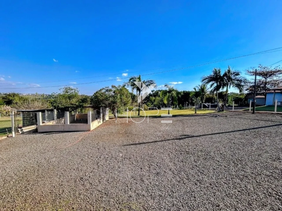 Imagens do imóveis Chácara à venda com 10.278 m² - 3 quartos - 2 banheiros - Rodovia Engenheiro Ângelo Lopes - Ibiporã PR