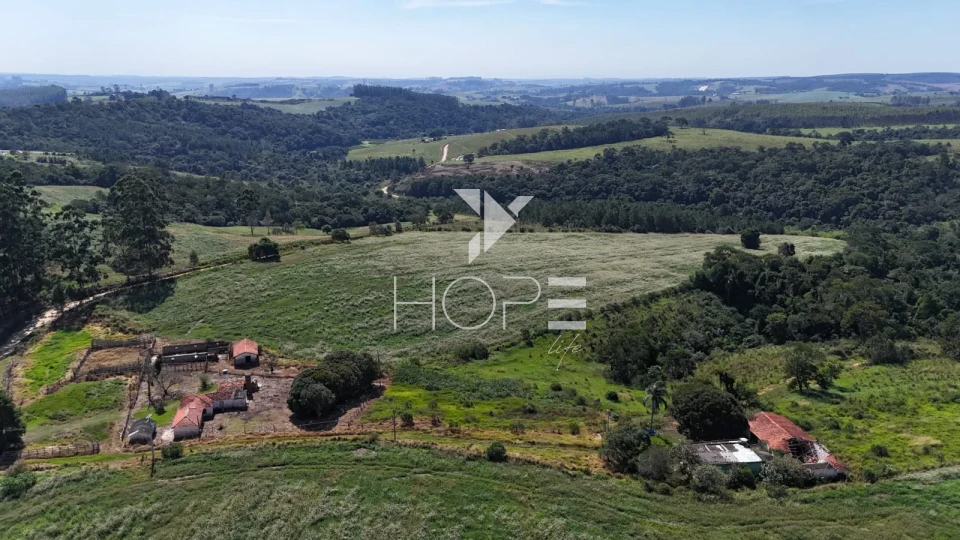 Imagens do imóveis Fazenda à venda com 48.25 alqueires - agricultura e pastagem - frente para o asfalto - São Miguel Arcanjo SP