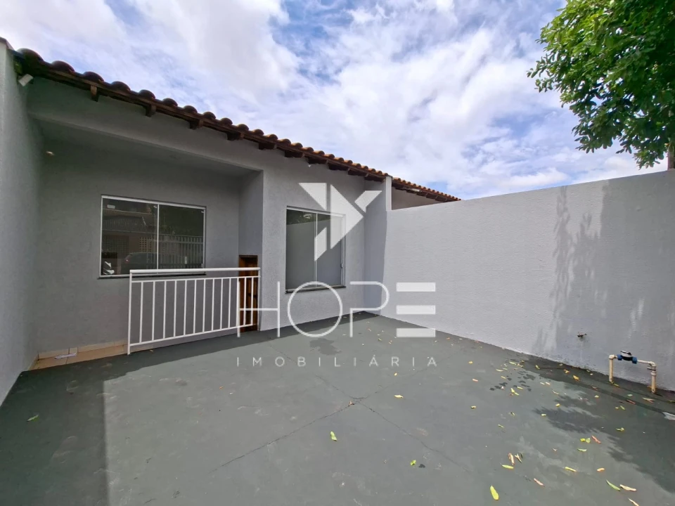 Imagens do imóveis Casa Geminada à Venda – Jardim Império do Sol – 3 Quartos (1 Suíte)