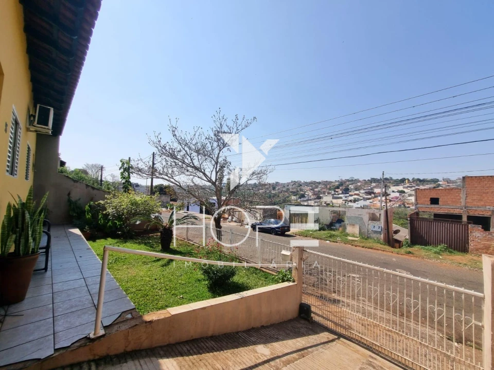 Imagens do imóveis Casa com Edícula à Venda na Zona Oeste de Londrina – Bairro Olímpico