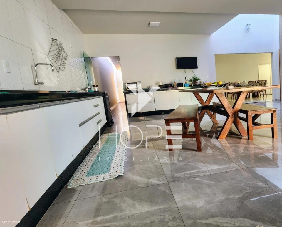 Imagens do imóveis Casa espaçosa com área gourmet no Residencial das Torres – Próx. ao Villaggio do Engenho