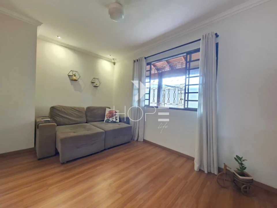 Imagens do imóveis Casa à venda com 190 m² - 4 quartos - 2 banheiros - edícula - 3 vagas - Zona Leste - Proximo ao Aeroporto - Londrina PR