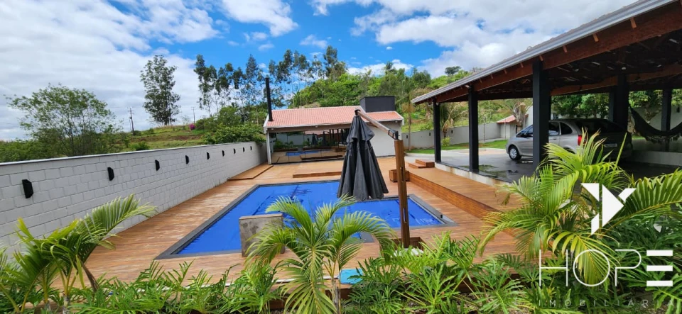 Chácara de Alto Padrão na Estrada do Limoeiro – 1.919 m² de Conforto e Natureza