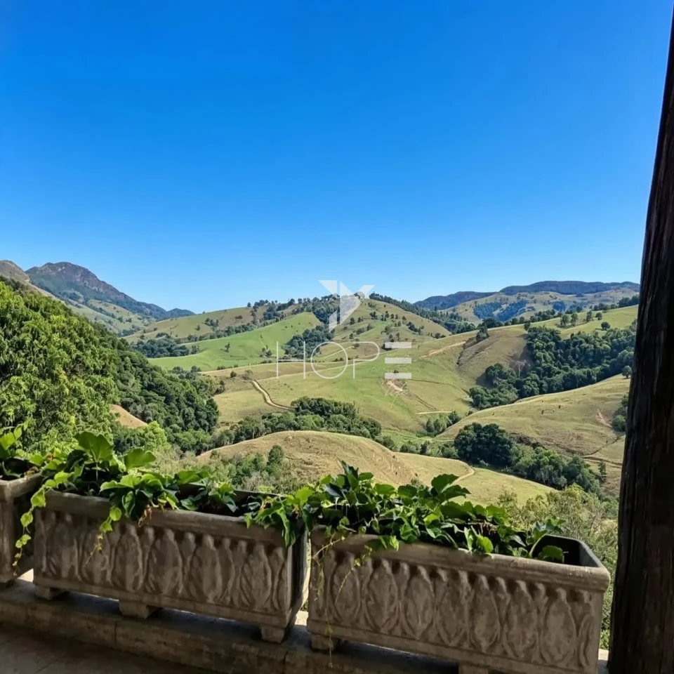 Imagens do imóveis Fazenda à Venda com Potencial Turístico – 30 Alqueires – Capitólio/MG