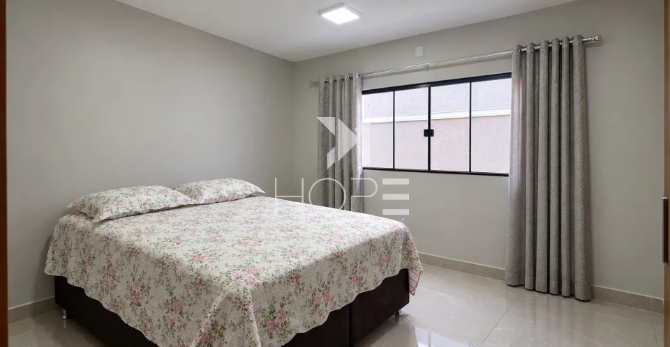 Casa geminada à venda - 03 quartos  (1 Suíte)  81 m² -  Jd. Bela Itália - Cambé/Pr.