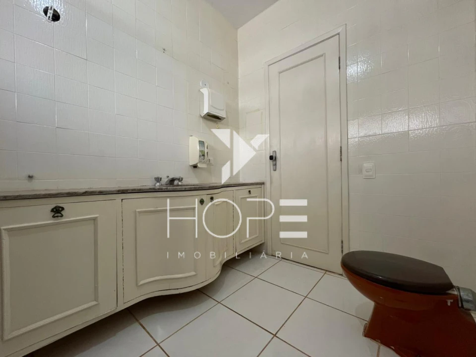 Sobrado Comercial e Residencial para Venda e Locação – 5 Quartos (2 Suítes) – Centro – Londrina/PR 