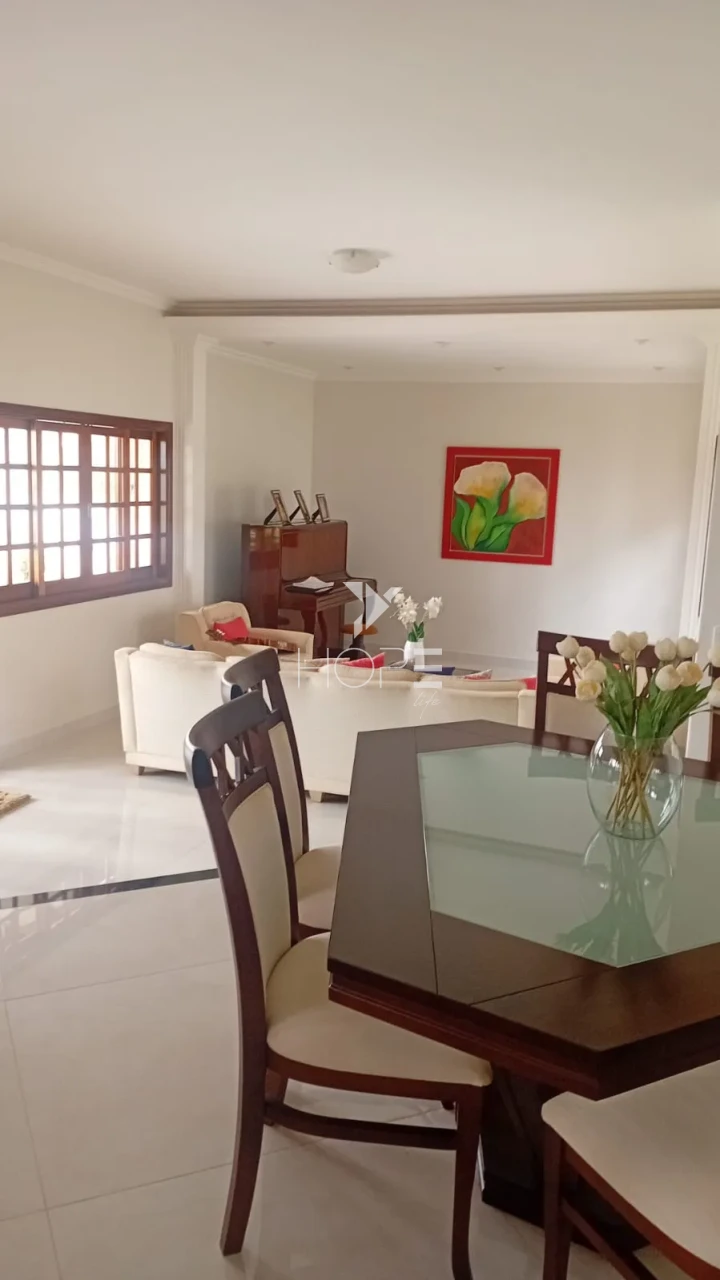 Imagens do imóveis Casa de Alto Padrão com 3 Suítes em Condomínio Fechado – Terreno de 5.000m² com Piscina Aquecida e Espaço Gourmet – Rolândia/PR