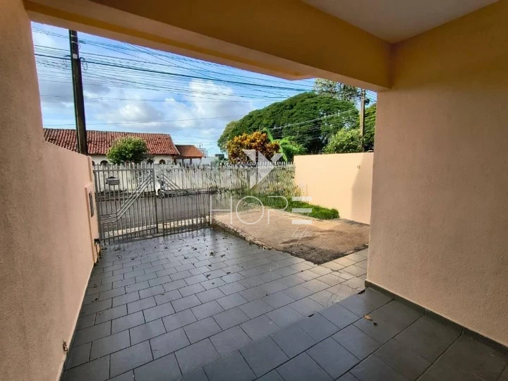 Imagens do imóveis Sobrado para Alugar no Sabará I em Londrina – 3 Quartos (1 Suíte) – Próximo à Av. Arthur Thomas - R$ 2.290,00