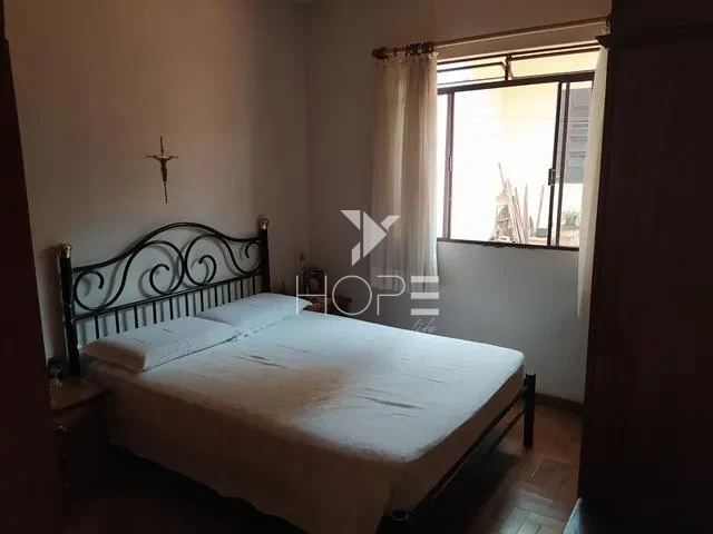 Imagens do imóveis Casa à venda com 250 m² - 3 quartos - 2 vagas - edícula - próximo ao Hospital Evangélico - Jardim Londrilar - Londrina PR