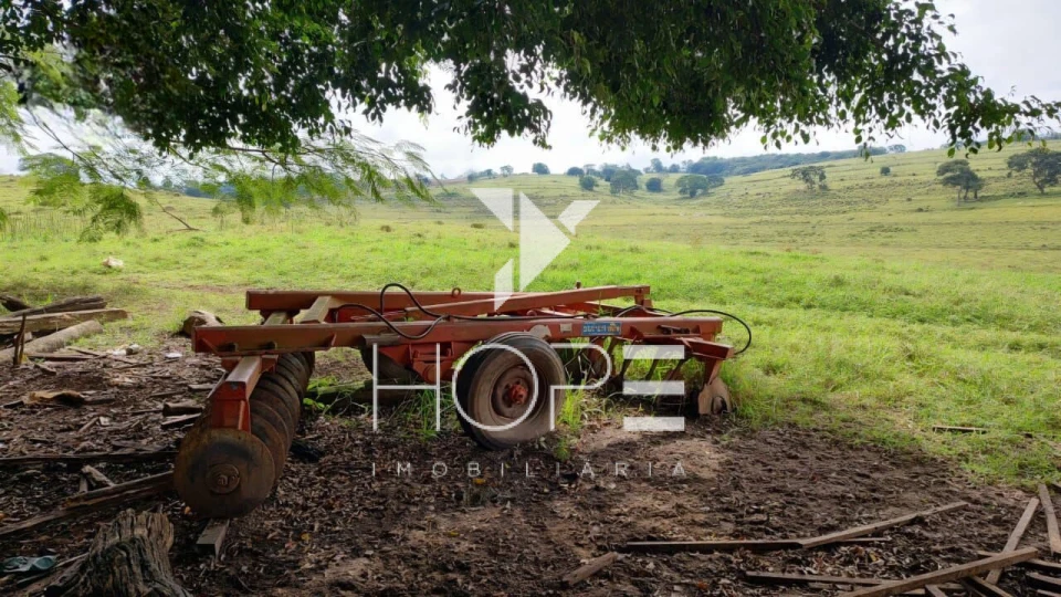 Fazenda à venda – 51 alqueires – Estrutura completa para pecuária leiteira – Angatuba/SP