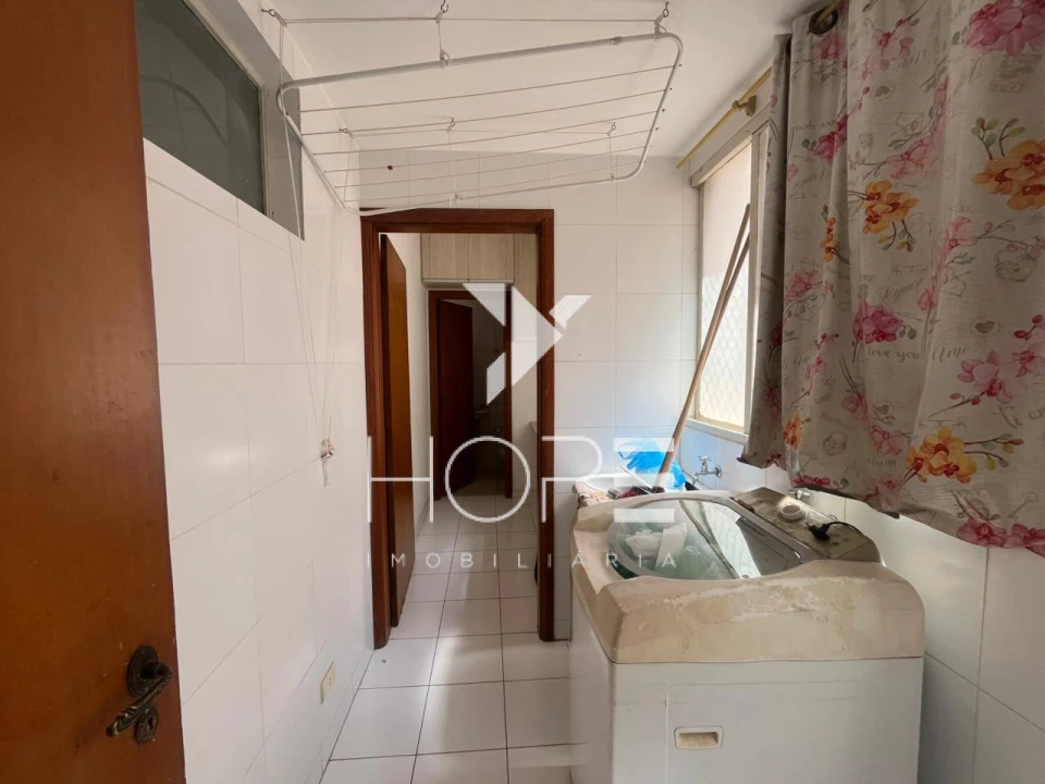 Imagens do imóveis Apartamento à Venda - 98 m² - Residencial Ilha do Sol - Região Central de Londrina PR - Sala Ampla com Sacada