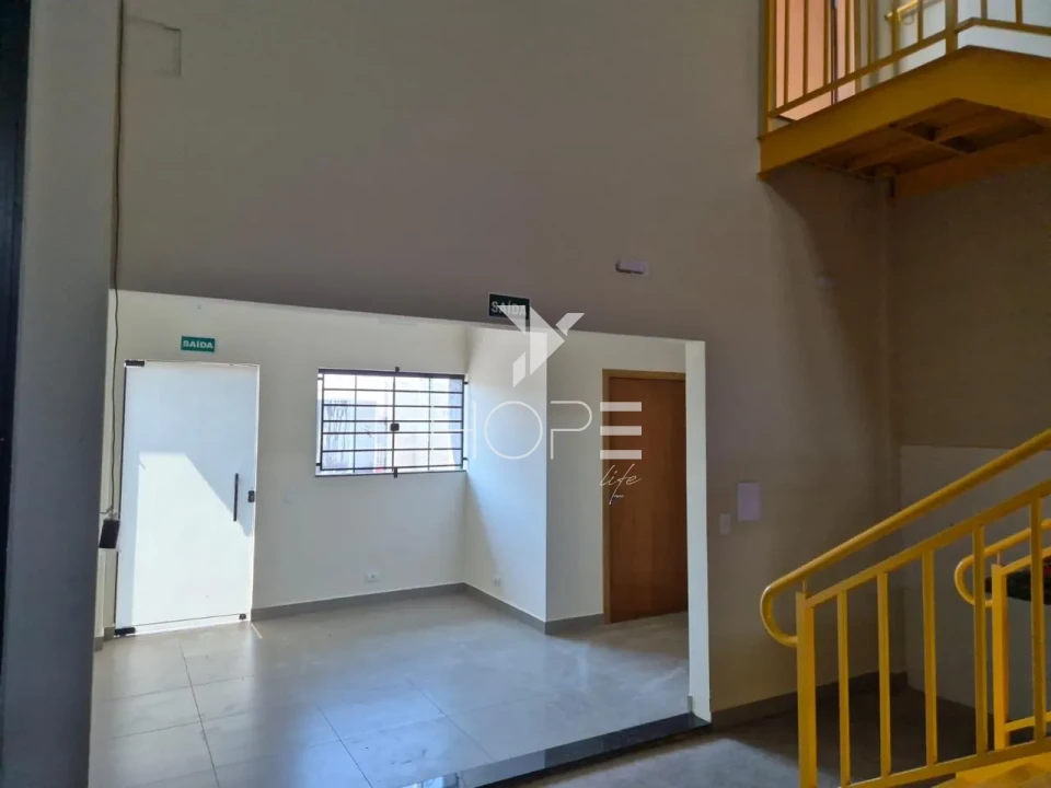Imagens do imóveis Barracão para locação na Zona Leste de Londrina – 230m², mezanino e zoneamento ZC3 - R$ 6.000,00