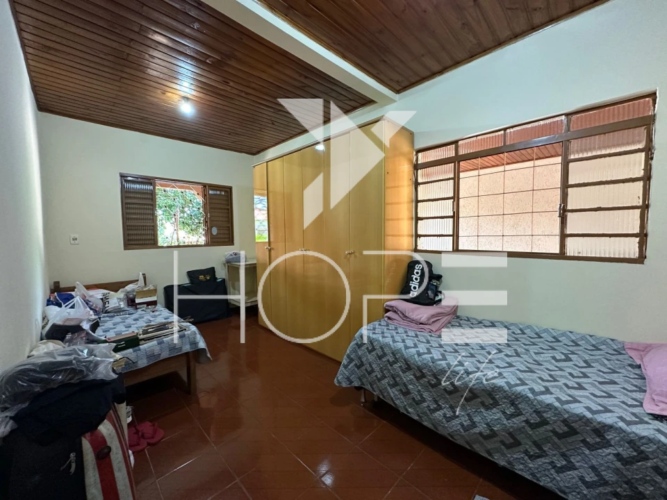 Imagens do imóveis Casa à venda/ Locação  no Conjunto José Giordano – 2 quartos (1 suíte) – 178 m² – Zona Norte – Londrina/PR