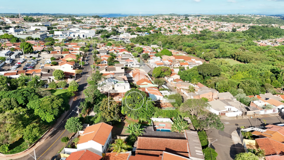 Imagens do imóveis Terreno à Venda – 1.585m² no Jardim Acapulco, Londrina/PR