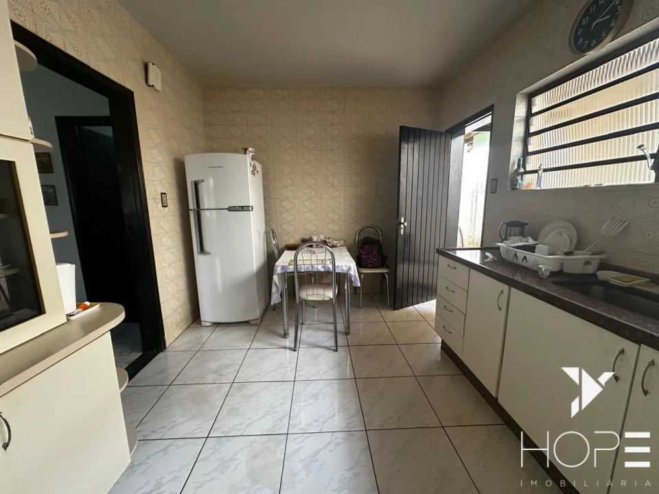 Casa à venda  próximo a Av. Higienópolis e Av. Jk.  – Londrina/PR