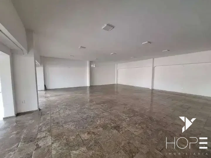 SALA COMERCIAL DE ESQUINA PARA LOCAÇÃO  NA AV. Juscelino Kubitscheck