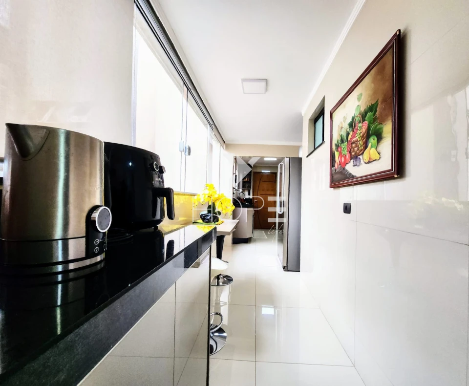Condomínio Castelo Branco - apartamento à venda com 100m² - 3 quartos - 2 banheiros - 1 vaga - Jardim Bela Itália - Cambé PR