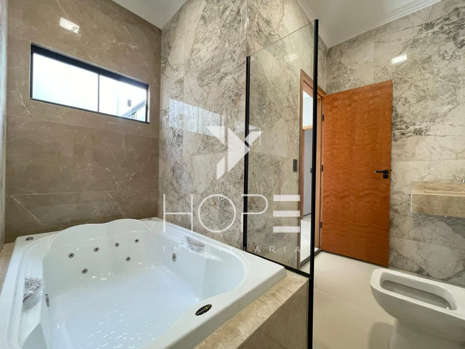 Casa à Venda – 202m² – Jardim Aeroporto – Londrina/PR