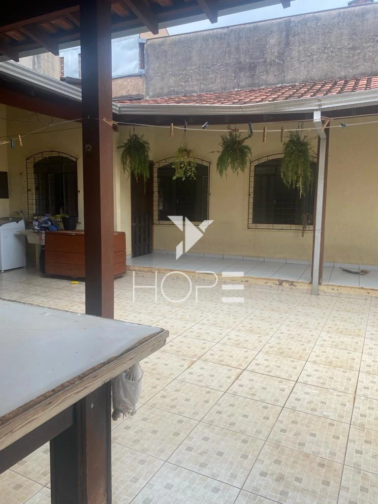 Sobrado à Venda - 6 Quartos – 306 m² de terreno – Portal de Versalhes 2 – Zona Oeste – Londrina/PR