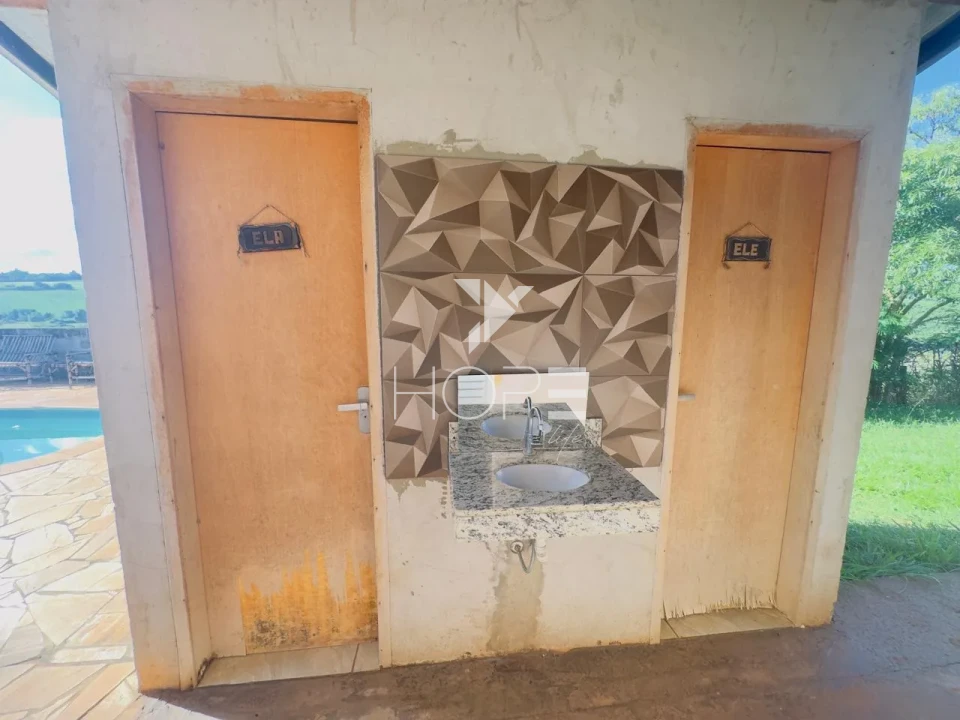 Imagens do imóveis Chácara à venda – 30.000 m² – Patrimônio Regina – Londrina/PR – Piscina e Espaço Gourmet