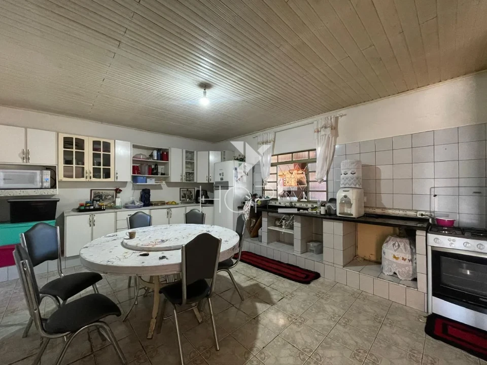 Imagens do imóveis Casa à venda com 375 m² - 2 quartos - 1 banheiro - 2 vagas - Jardim Silvino - Cambé PR
