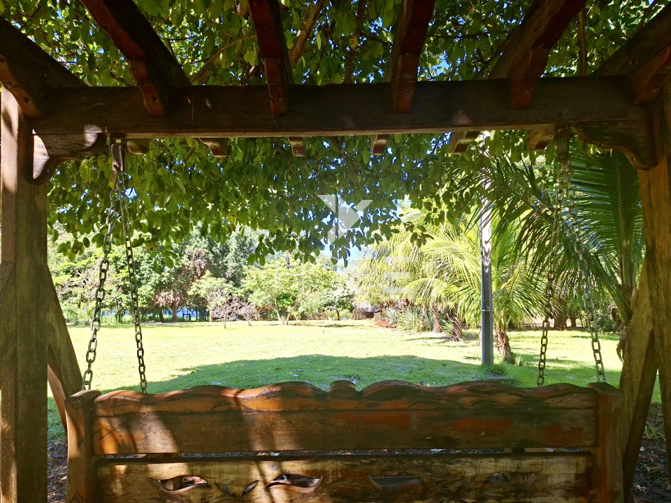 Imagens do imóveis Chácara molhada à venda com 30.492 m² - 3 casas - piscina - acesso direto ao rio - Alvorada do Sul PR