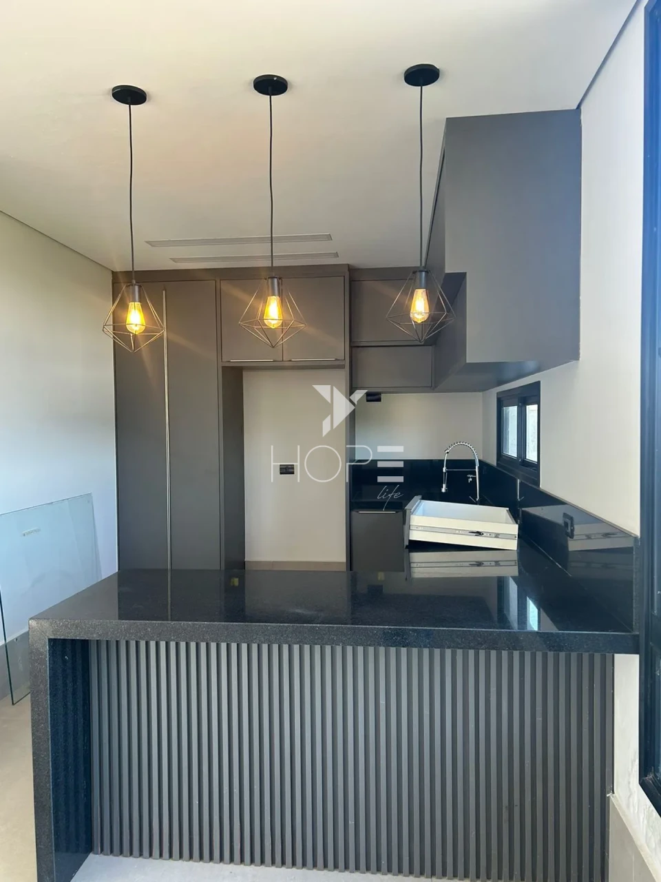 Imagens do imóveis Casa Exclusiva em Condomínio Fechado – 4 Suítes - 3 ANDARES - Elevador - 800m² de Terreno - Condomínio Costa do Sol – Rolândia/PR