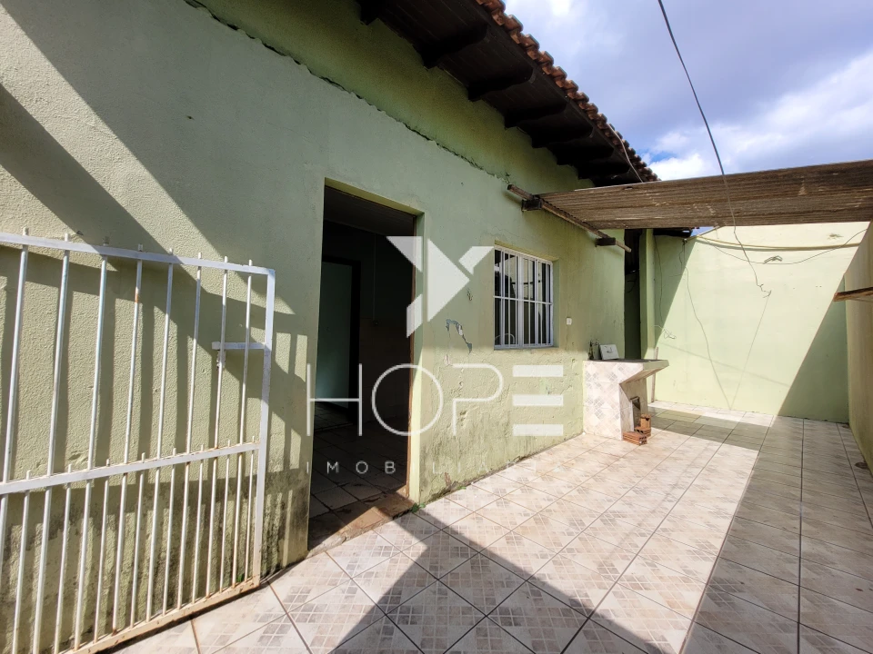 Imagens do imóveis Casa 3 Quartos com Edícula na Zona Oeste de Londrina – Bairro Leonor