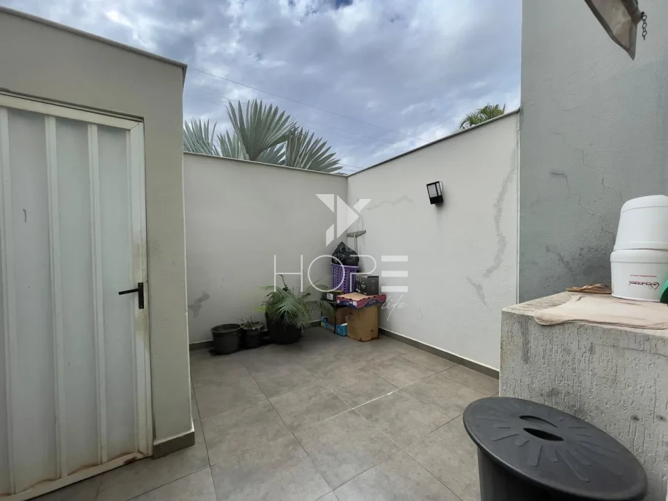 Imagens do imóveis Sobrado em Condomínio à Venda – 315m² – 4 Quartos (1 Suíte) – Vale das Araucárias – Parque Residencial Alcântara – Zona Sul – Londrina/PR