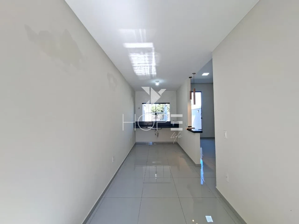 Casa geminada à venda com 73m² - 2 quartos - 1 banheiro - 1 Vaga - Jardim Padovani - Londrina PR
