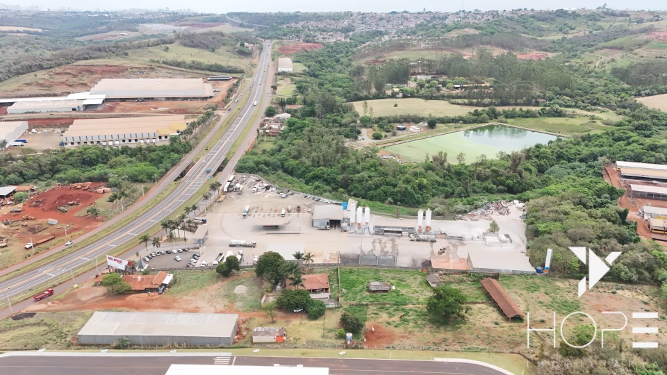 Imagens do imóveis Terreno Industrial à Venda – 21.200m² – Zoneamento ZI3 – PR 445 – Londrina/PR