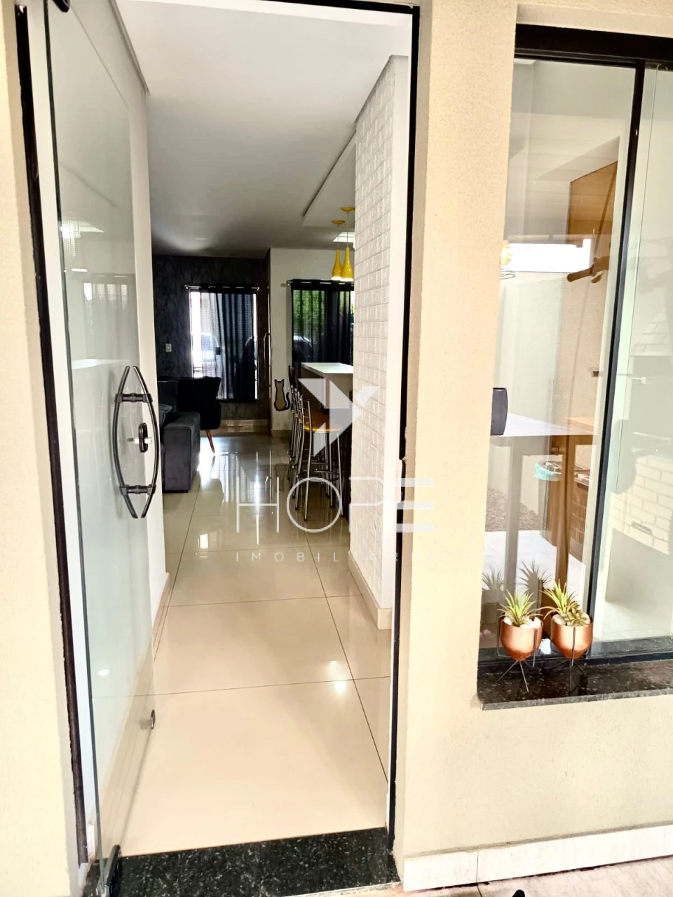 Imagens do imóveis SOBRADO GEMINADO DE ALTO PADRÃO 128 M² - 3 QUARTOS SENDO 1 SUITE - COND. MORADA DAS FLORES ROSAS - CAMBÉ