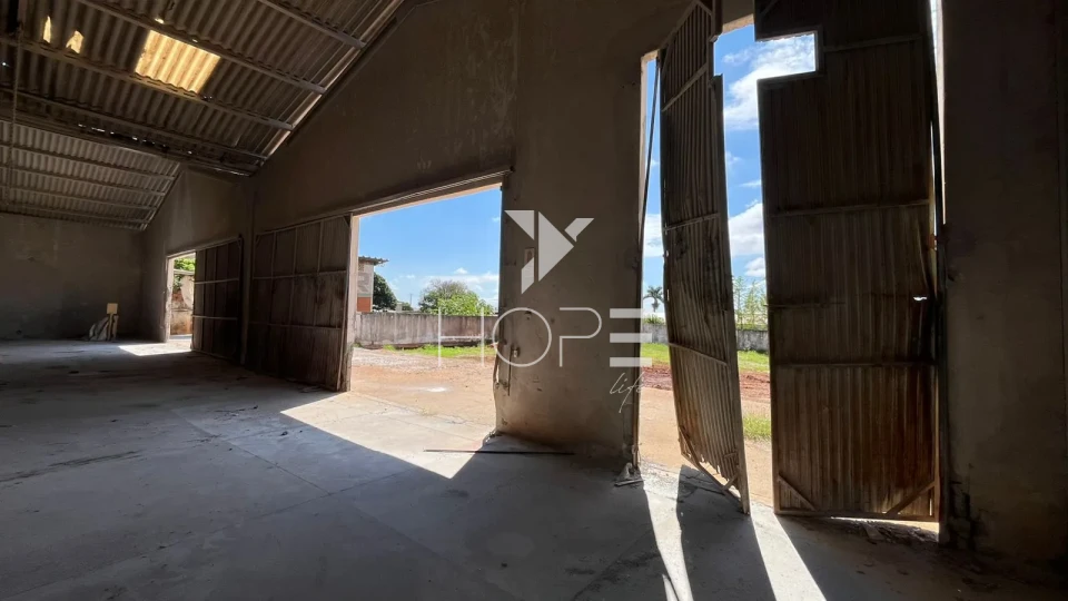 Imagens do imóveis Barracão para venda e locação – 5.000m² de terreno – 1.000m² de Barração - 150m² de escritório - com docas – Zona Industrial – Ibiporã/PR