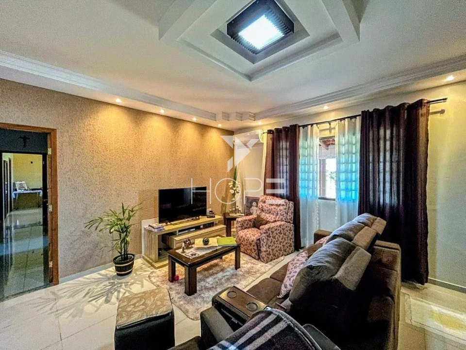 Imagens do imóveis Chácara à venda com 10.278 m² - 3 quartos - 2 banheiros - Rodovia Engenheiro Ângelo Lopes - Ibiporã PR