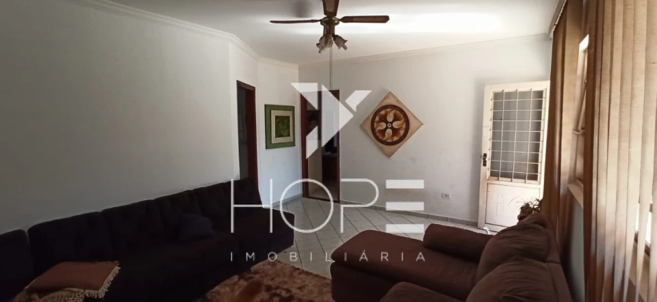 Imagens do imóveis Casa Térrea à Venda – 193m² – 4 Quartos (1 Suíte) – Vila Brasil – Região Central – Londrina/PR