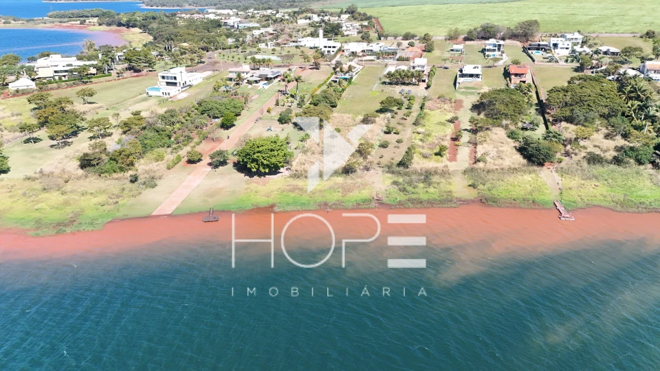 Chácara Beira-Rio de Alto Padrão à Venda – Condomínio Porto das Águas – Porecatu/PR