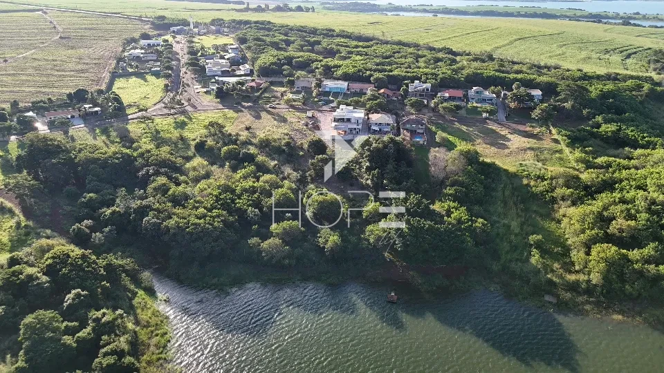 Imagens do imóveis Condomínio Porto das Águas - terreno molhado à venda com 2.000 m² - frente para o lago - Porecatu PR