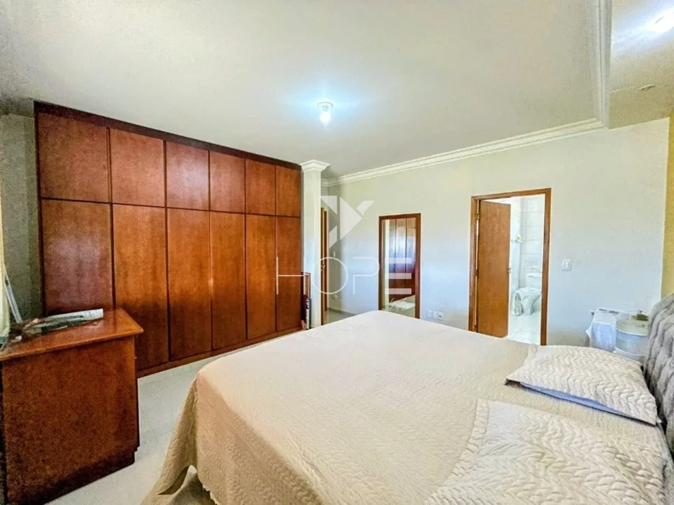 Imagens do imóveis Chácara à venda com 10.278 m² - 3 quartos - 2 banheiros - Rodovia Engenheiro Ângelo Lopes - Ibiporã PR