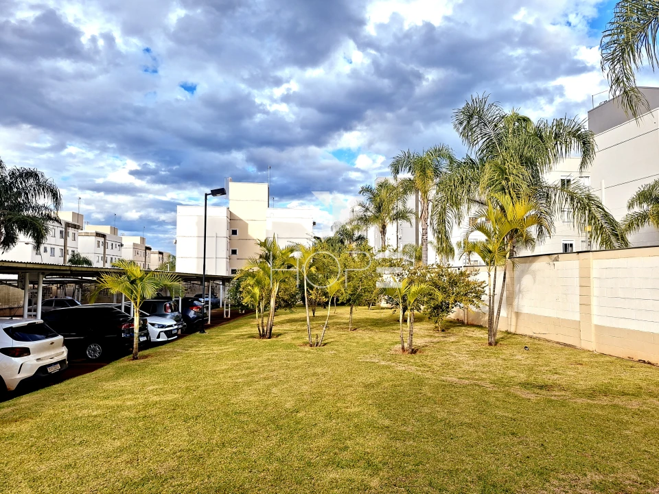 Imagens do imóveis Condomínio Lagoa Dourada - Apartamento à venda com 43m² - 2 quartos - último andar - semi mobiliado - acquaville  - Londrina PR