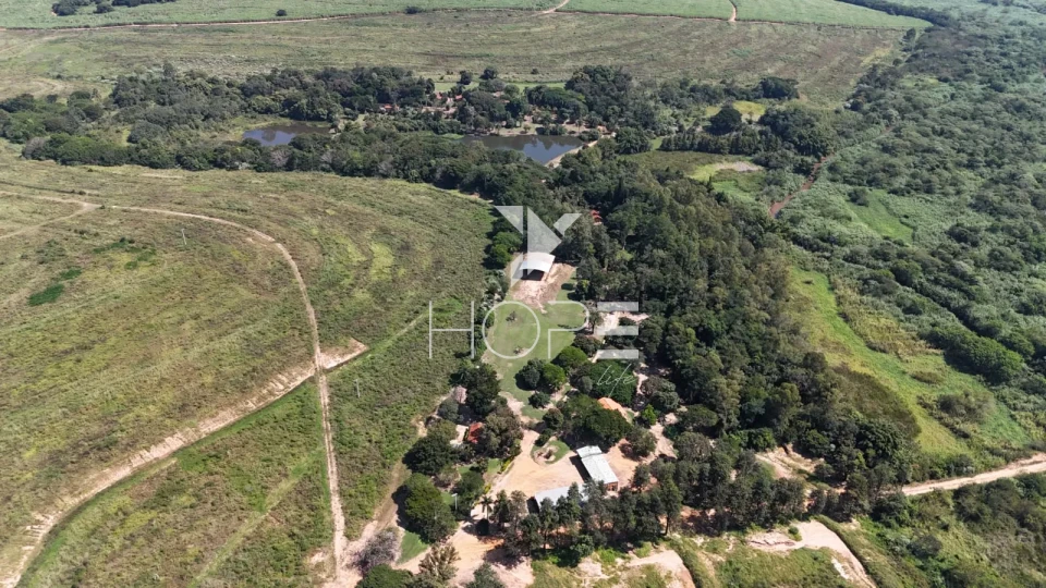 Imagens do imóveis Fazenda à venda com 483 alqueires - 77% de aproveitamento - potencial para irrigação - Botucatu SP