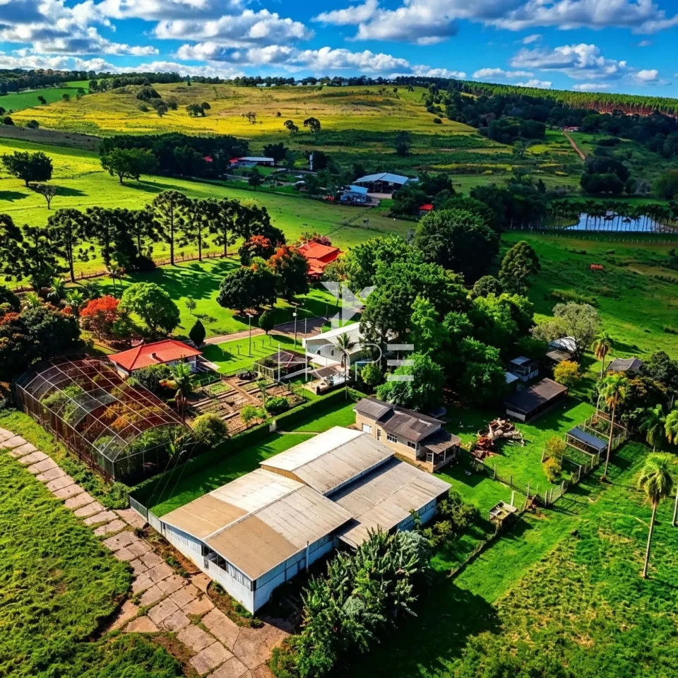 Imagens do imóveis Fazenda à Venda - Porteira Fechada – 50,8 Alqueires – Região de Itapetininga/SP
