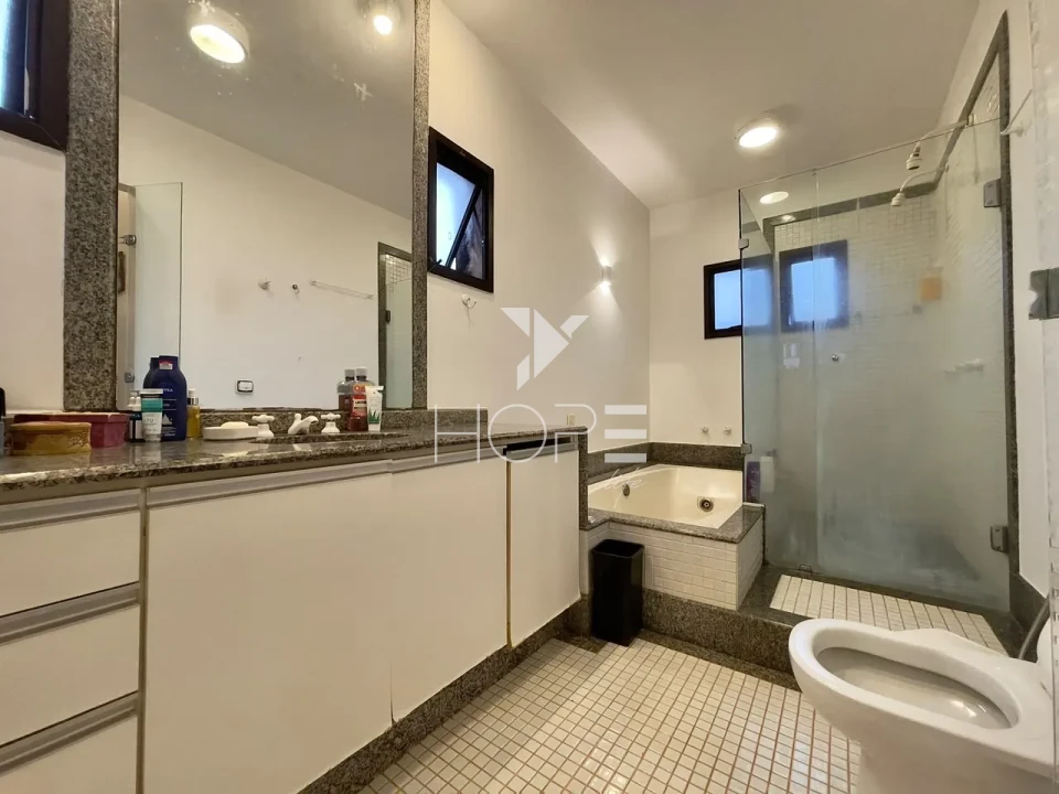 Imagens do imóveis Sobrado à Venda com Piscina – 301m² – 3 Quartos (1 Suíte) – Tucano – Zona Sul – Londrina/PR