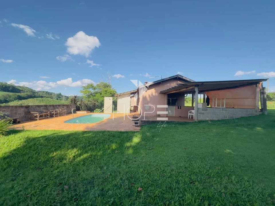 Imagens do imóveis Chácara à venda – 30.000 m² – Patrimônio Regina – Londrina/PR – Piscina e Espaço Gourmet